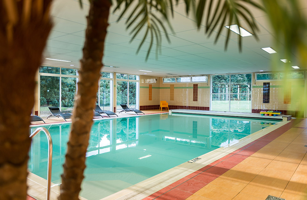 La piscine intérieure - Hôtel Club Ker Beuz